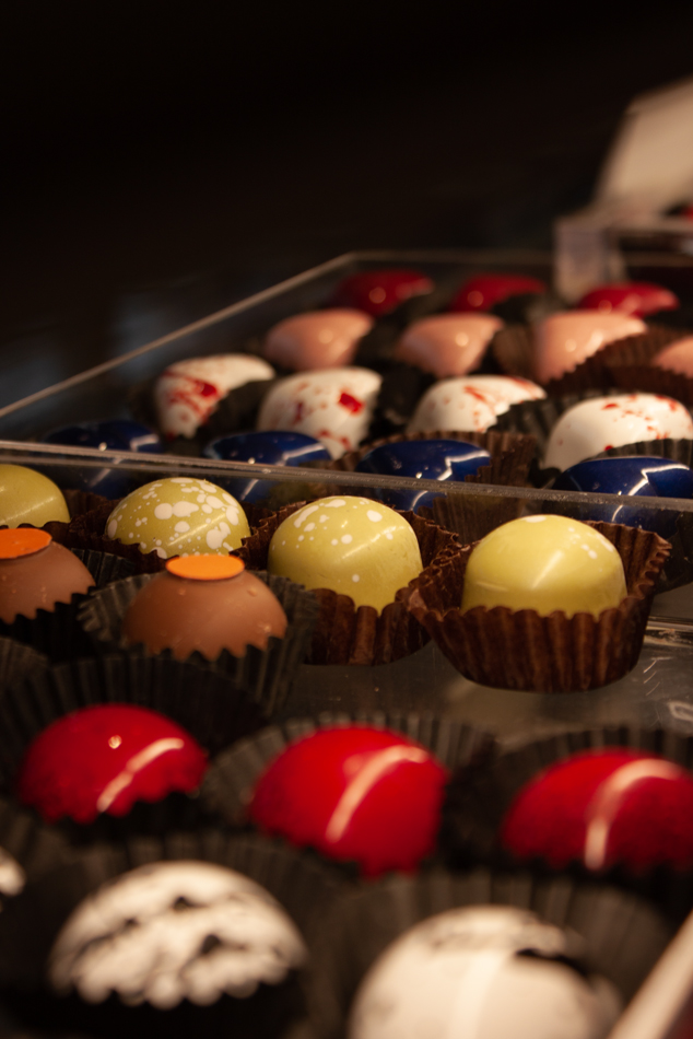 CHOCOLATE BOX OF 9 at STRATO