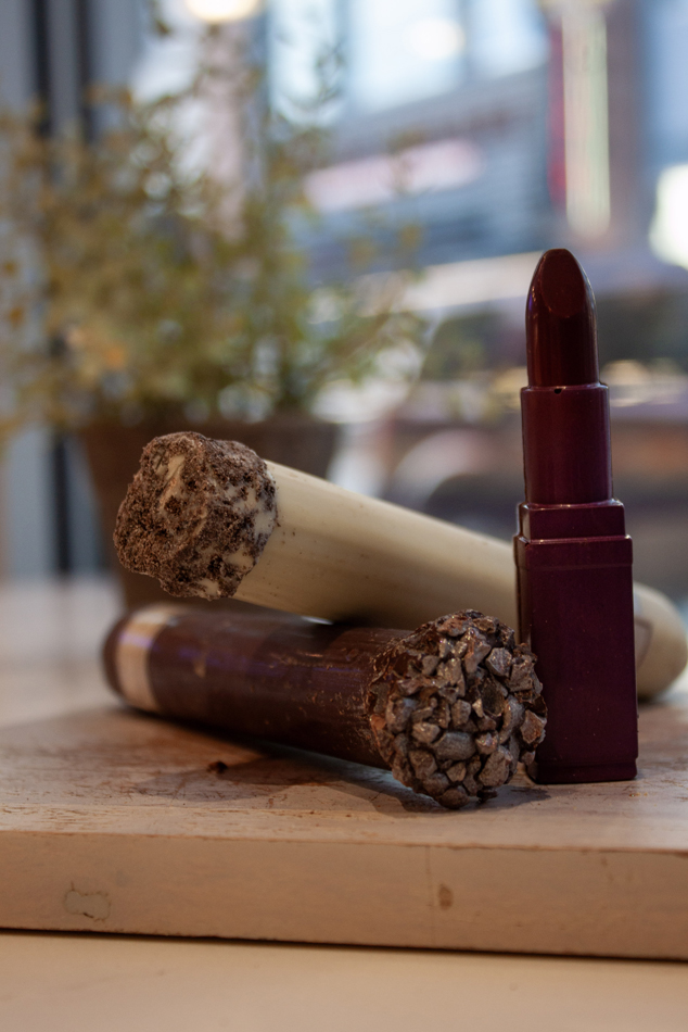 LIPSTICK at STRATO