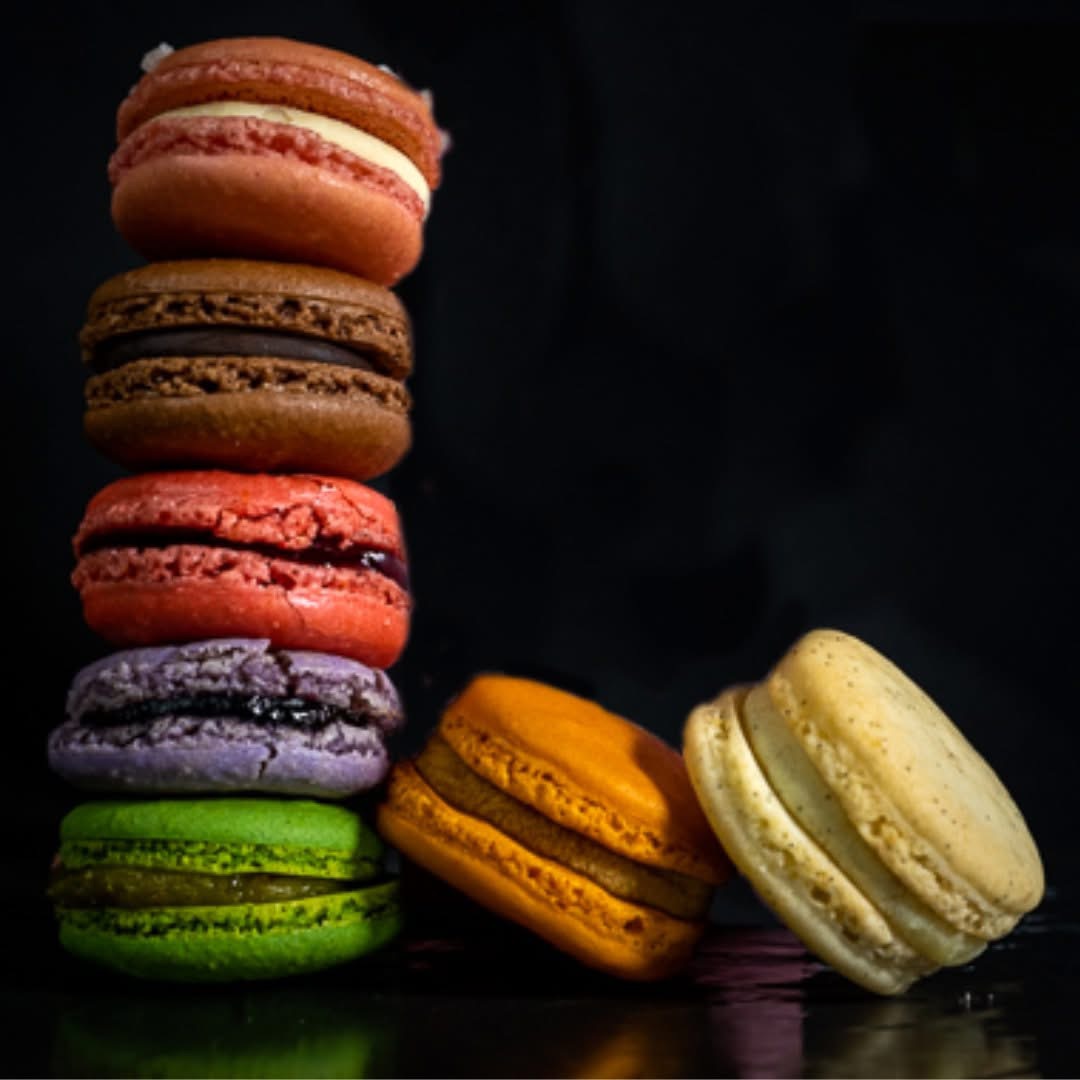 CLEAR BOX (6 MACARONS) at STRATO